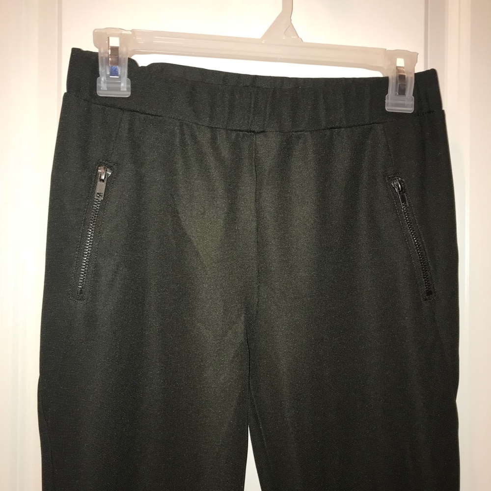 Green leggings